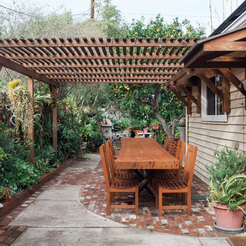Outdoor Dining & Pergola