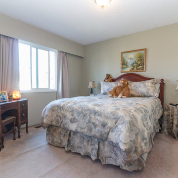 Great south Facing large Back yard & In law potential