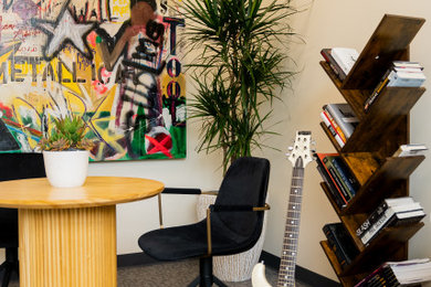 Example of an urban home design design in Orange County
