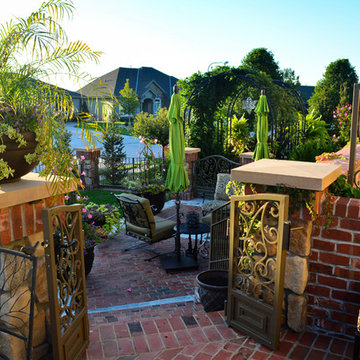 Corner lot Courtyard