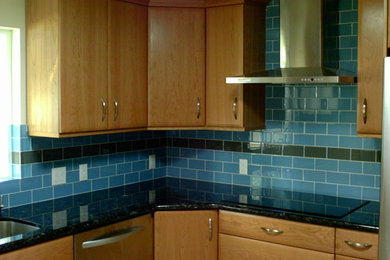 Minimalist kitchen photo in Orange County