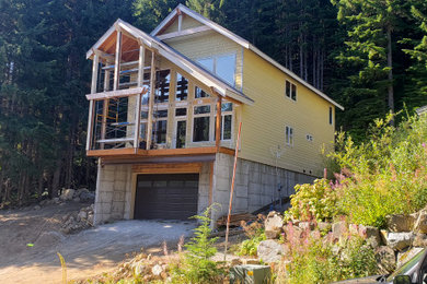Arts and crafts exterior home photo in Seattle