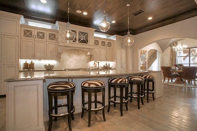 Inspiration for a transitional kitchen remodel in Dallas