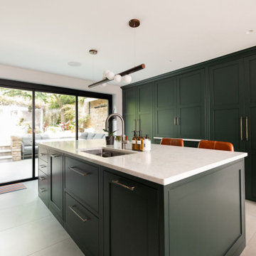 Classic In-Frame Shaker Kitchen & Bar - Islington
