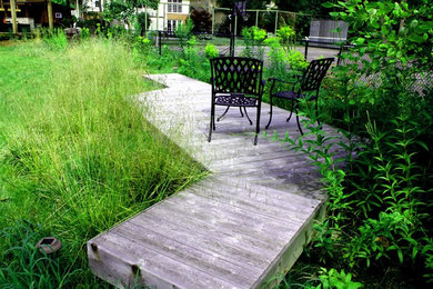 Inspiration for a contemporary home design remodel in Toronto