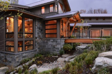 Example of a minimalist entryway design in Burlington