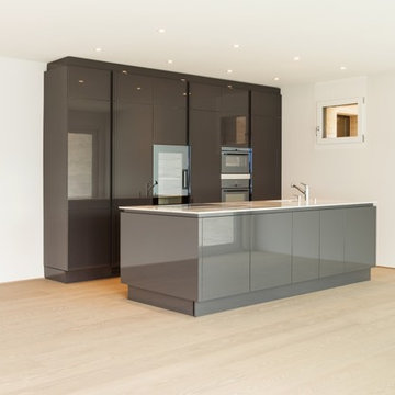 High Gloss Lacquer - RAL 7043 Traffic Grey