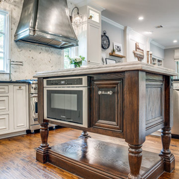 Traditional Kitchen with a Chic Farmhouse Twist