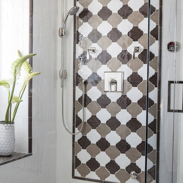 Arabesque Field in blend of Fedora, Chocolat, and Blanc Shower with Studio Moder