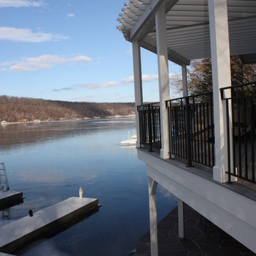 Lakefront Living