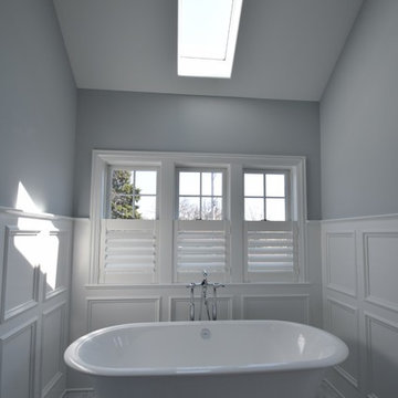 Western Springs Luxury Bath with Plantation Shutters