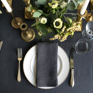 Huddleson - Artistic Contemporary Table Linens