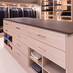 Large Center Island - Storage And Organization