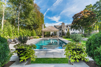 Example of a classic pool design in New York