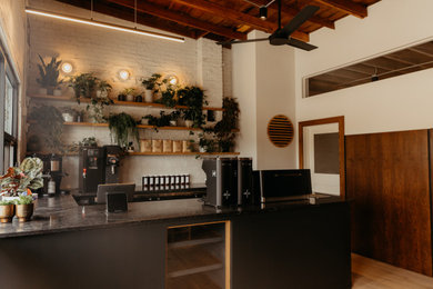 Home design - contemporary home design idea in Nashville