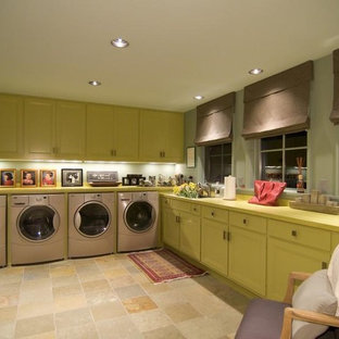 ニューヨークのエクレクティックスタイルのおしゃれなランドリールームの写真