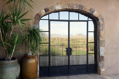 Exterior home idea in Phoenix