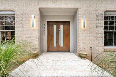 Example of a minimalist entryway design in Atlanta