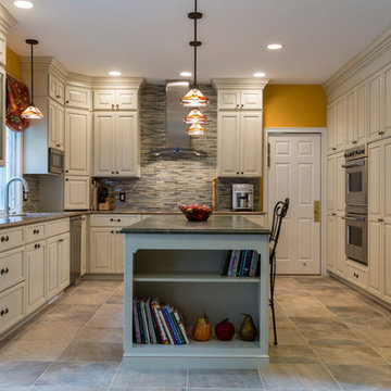 Craftsman Touches in a Traditional Kitchen