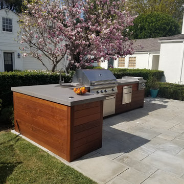 Contemporary L-shaped Island in Encino