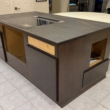 Bookmatched Luxury Kitchen Island – Dekton Laurent & Dekton Rem 2 cm Countertops