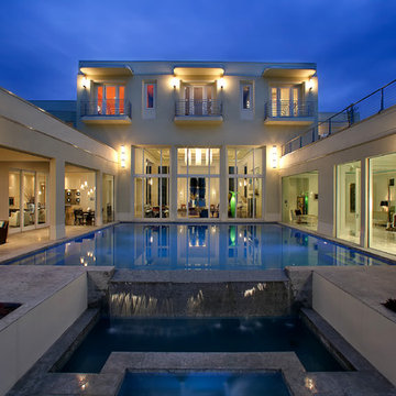 Exterior/ Pool