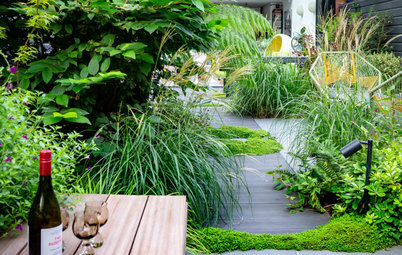 Yard of the Week: Lush Plantings Surround Cozy Seating Areas