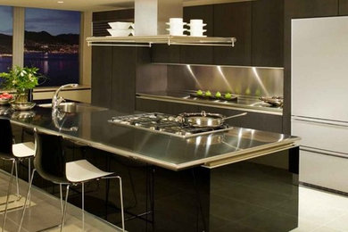 Example of a small trendy kitchen design in Charleston