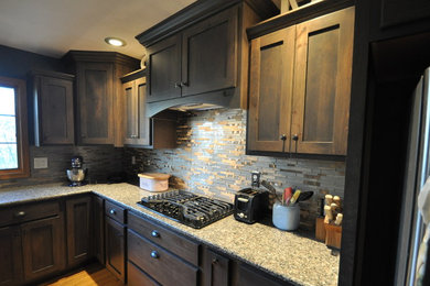 Example of a transitional kitchen design in Chicago