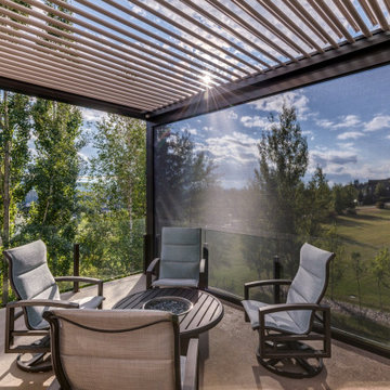 StruXure Adjustable Pergola with Phantom Motorized Screen for UV Protection