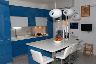 Immagine di una cucina minimalista