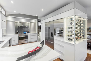 Trendy kitchen photo in Orange County