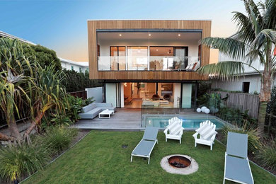 Photo of a contemporary home design in Gold Coast - Tweed.