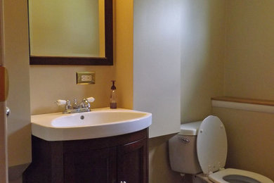 Arts and crafts home design photo in New York