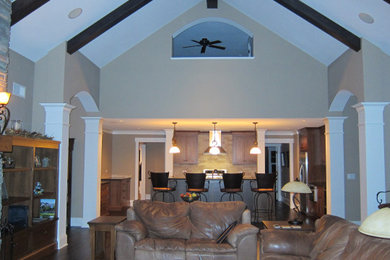 Inspiration for a timeless kitchen remodel in Milwaukee