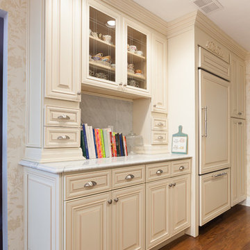 J&K Cabinetry | Creme Maple Glazed