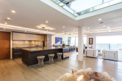 Beach style kitchen photo in Los Angeles