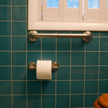 Retro Turquoise Bathroom in Milford