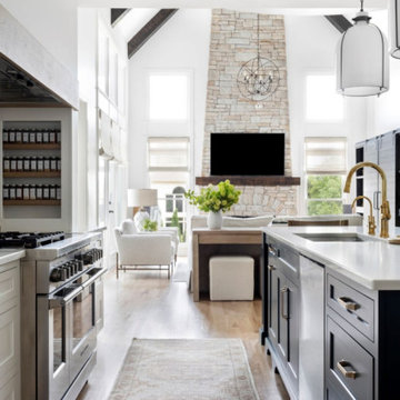 Beautiful Kitchen with Large Island