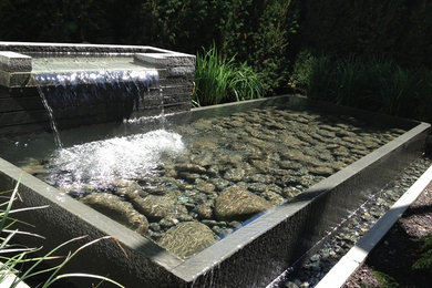 Photo of a modern landscaping in Portland.