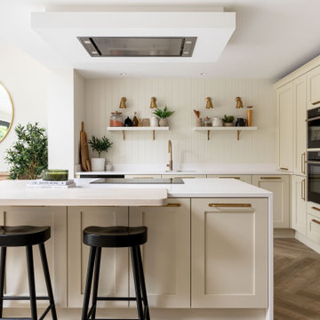 Elegant neutral townhouse