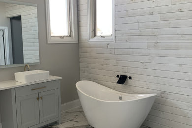 Bathroom - bathroom idea in Chicago