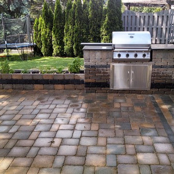 Novi patio with built in grill