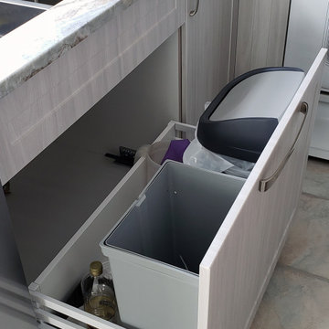 Thermoplastic kitchen with shaker doors