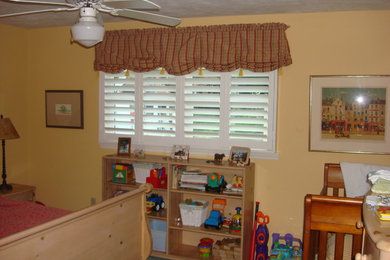 Inspiration for a timeless bedroom remodel in Orlando