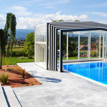 schienenlose Poolhalle