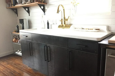 Kitchen - kitchen idea in Austin