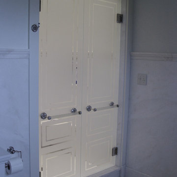 Shower door with reverse etched door panels