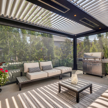 Adjustable Pergola with Phantom Screens & Recessed Heaters