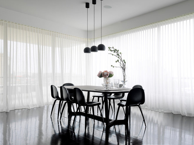 Contemporary Dining Room by Luigi Rosselli Architects